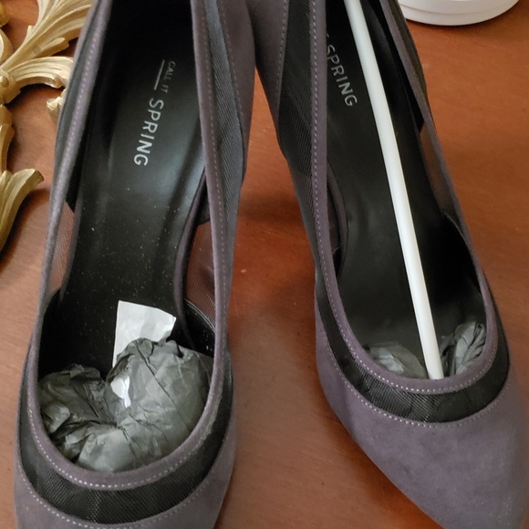 Pumps - Picture 2 of 3